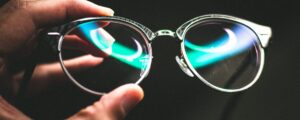Anti-Reflective (AR) Coating vs Blue Light Glasses